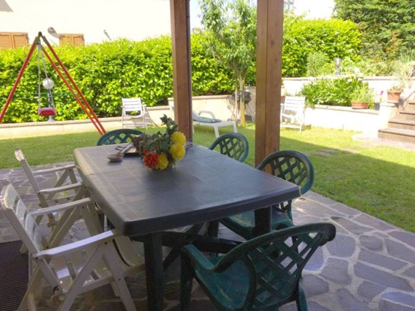 casa indipendente in vendita a Camerino