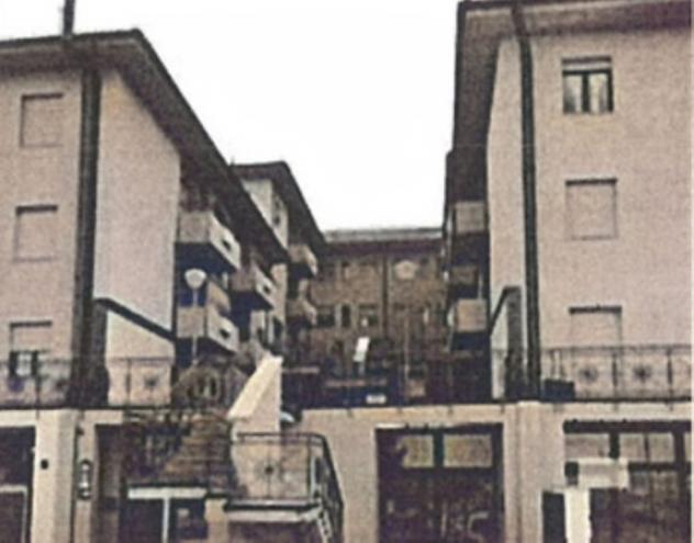 locale commerciale in vendita a Camerino