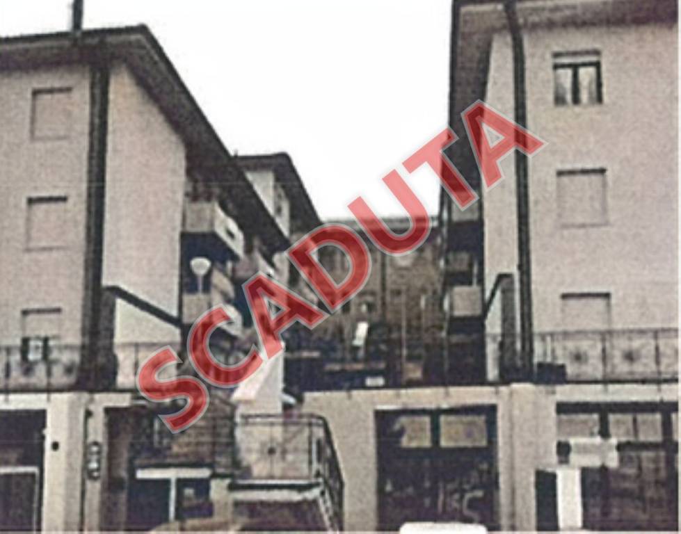 locale commerciale in vendita a Camerino