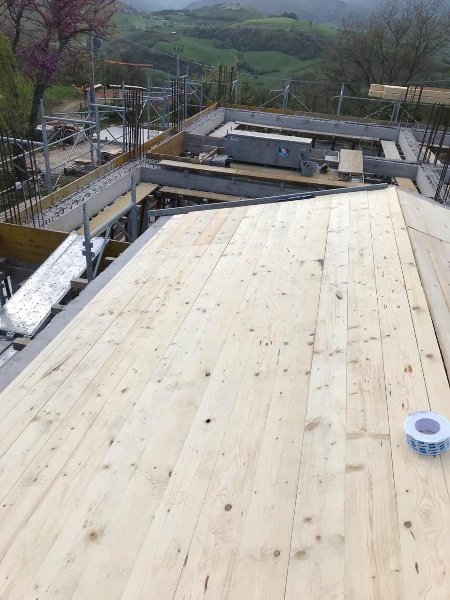 casa indipendente in vendita a Camerino in zona Arcofiato