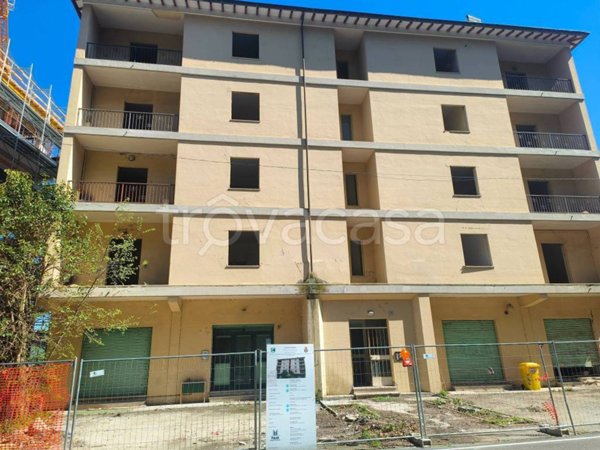 locale commerciale in vendita a Camerino