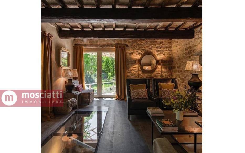 casa indipendente in vendita a Camerino in zona Casale