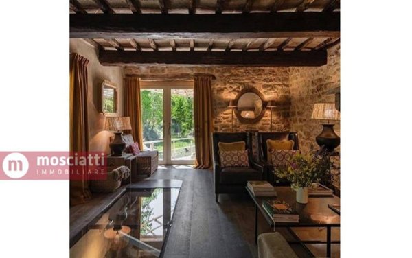 casa indipendente in vendita a Camerino in zona Casale