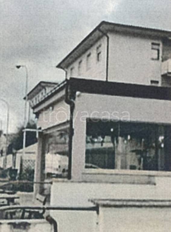 negozio in vendita a Camerino