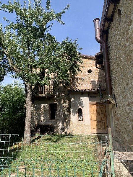 casa indipendente in vendita a Camerino