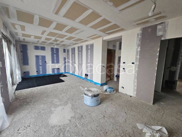 appartamento in vendita a Camerino in zona Varano