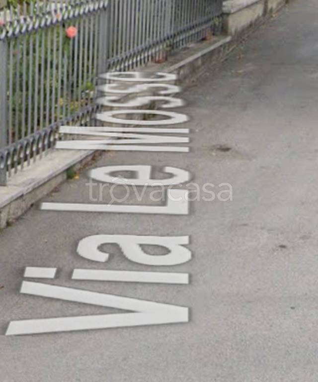 locale commerciale in vendita a Camerino