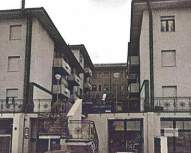 pentavano in vendita a Camerino