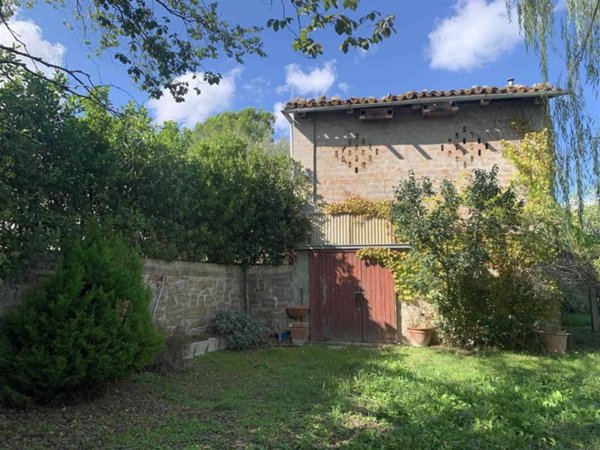 appartamento in vendita a Camerino in zona Piegusciano