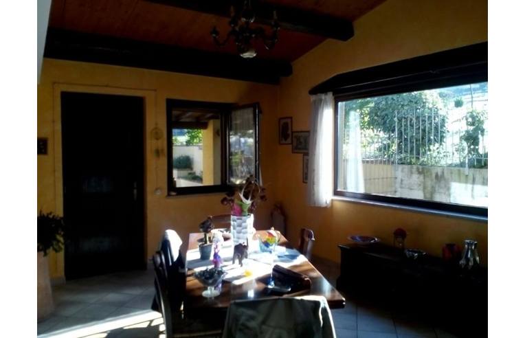 casa indipendente in vendita a Camerino