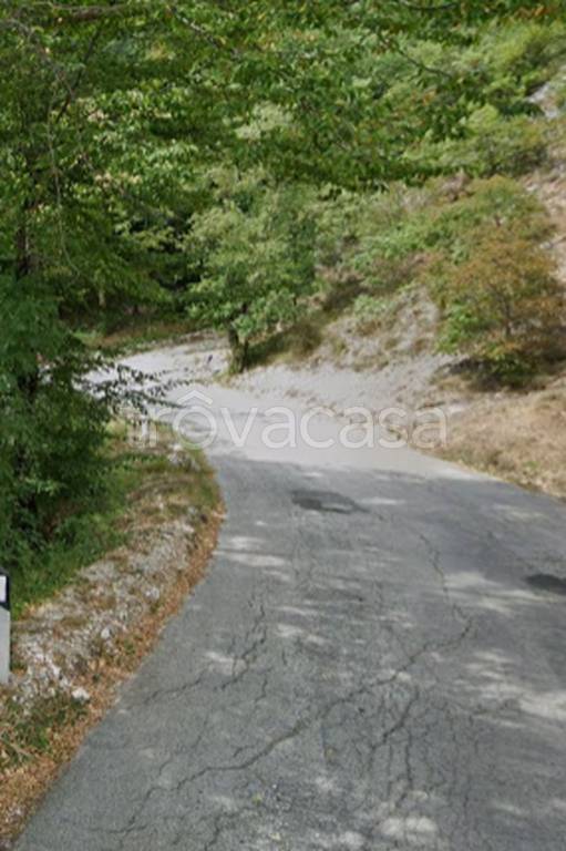 terreno edificabile in vendita a Camerino in zona Strada