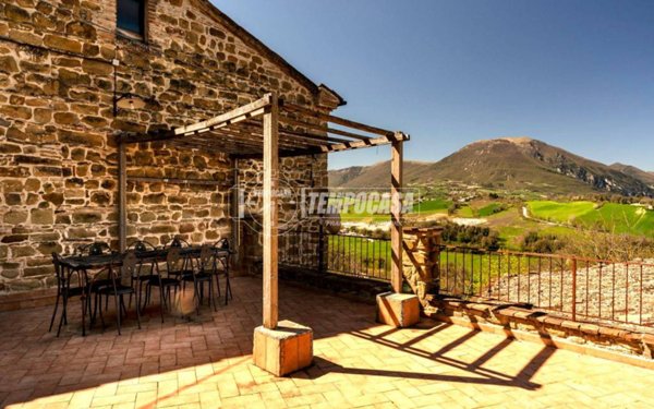 appartamento in vendita a Camerino in zona Varano