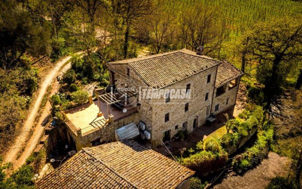 casa indipendente in vendita a Camerino in zona Casale