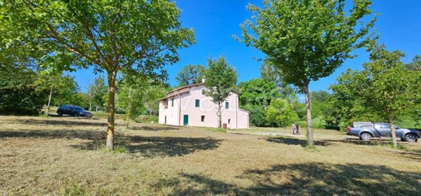 casa indipendente in vendita a Camerino in zona Casale