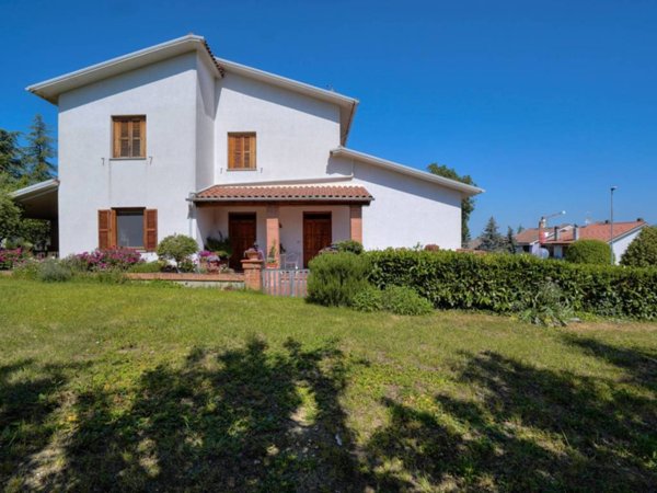 appartamento in vendita a Camerino in zona Caselle