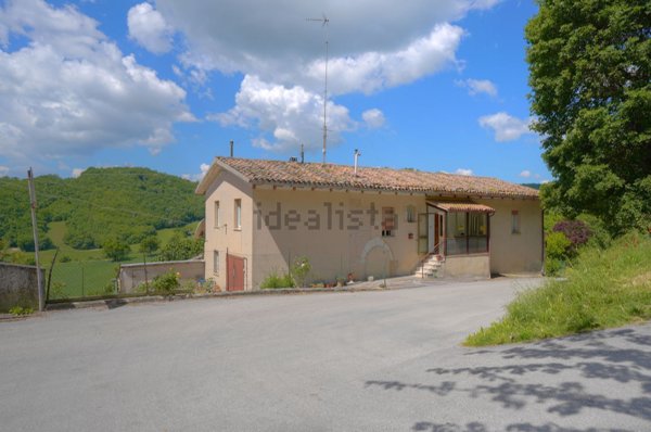 appartamento in vendita a Camerino in zona Capolapiaggia