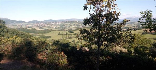 casa indipendente in vendita a Camerino in zona Sellano