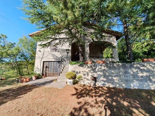 casa indipendente in vendita a Camerino in zona Agnano