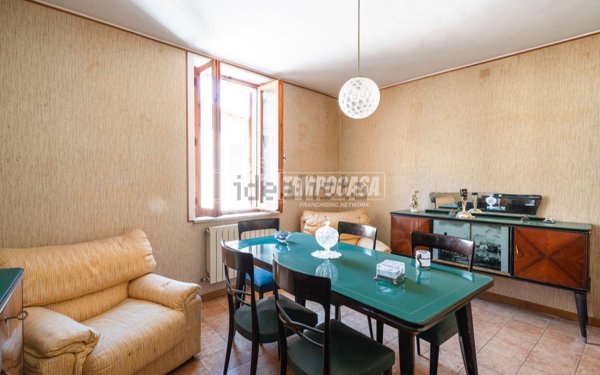 appartamento in vendita a Camerino in zona Varano