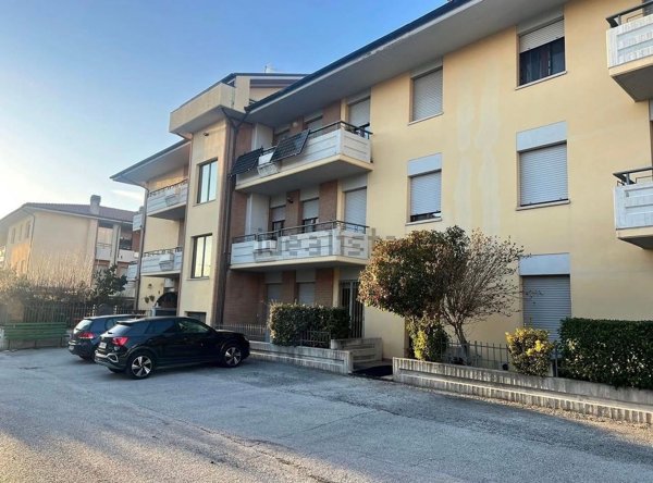 appartamento in vendita a Camerino in zona Varano