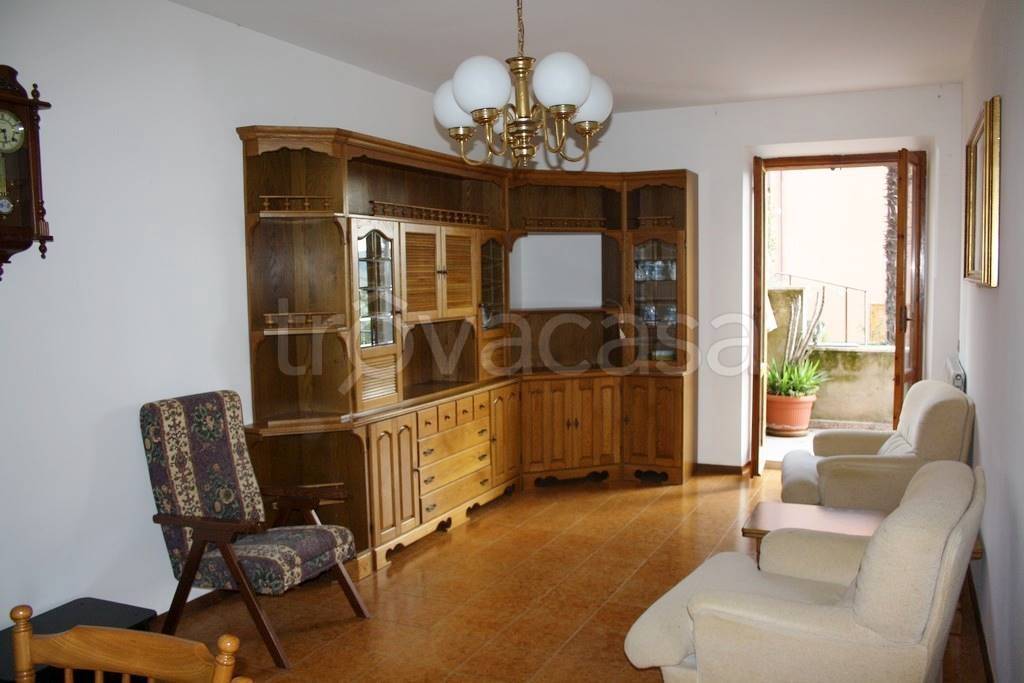 appartamento in vendita a Camerino in zona Varano