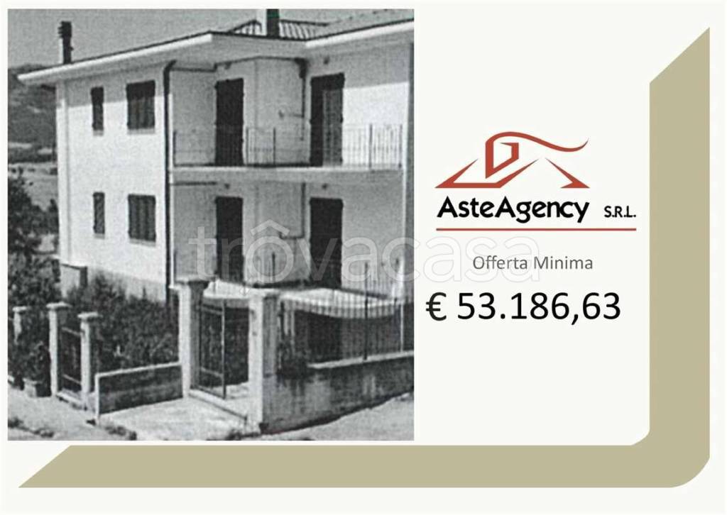appartamento in vendita a Camerino in zona Varano