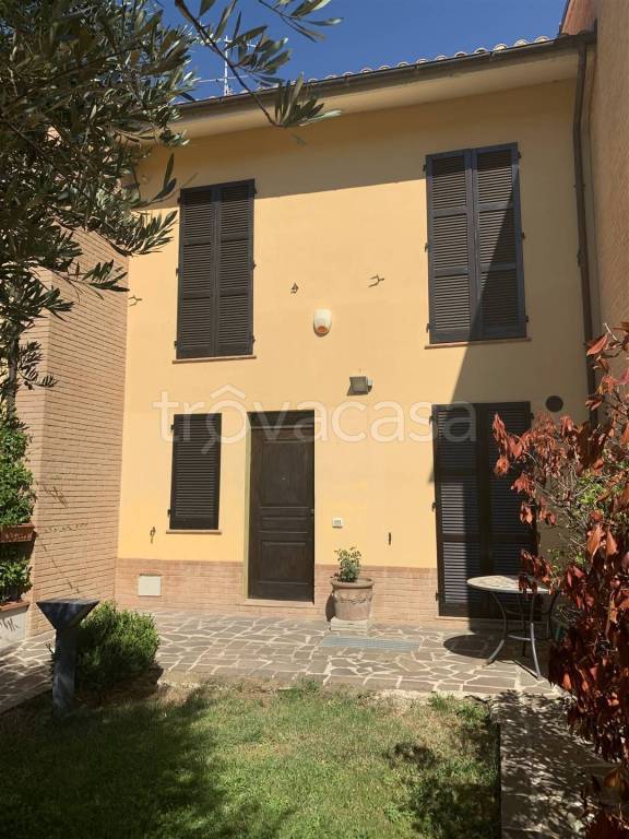 appartamento in vendita a Camerino in zona Varano