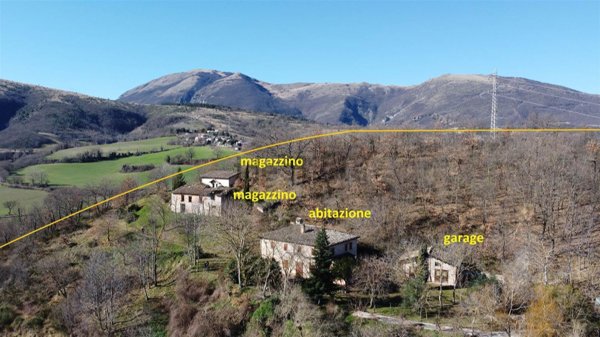 appartamento in vendita a Camerino in zona Casale