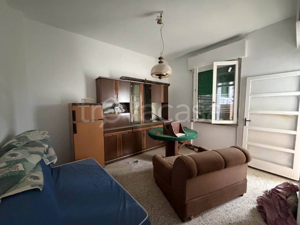 appartamento in vendita a Camerino in zona Varano
