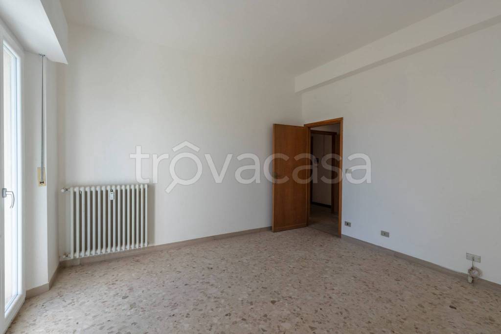 appartamento in vendita a Camerino in zona Varano
