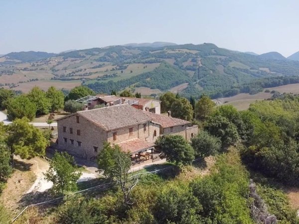 casa indipendente in vendita a Camerino in zona Casale