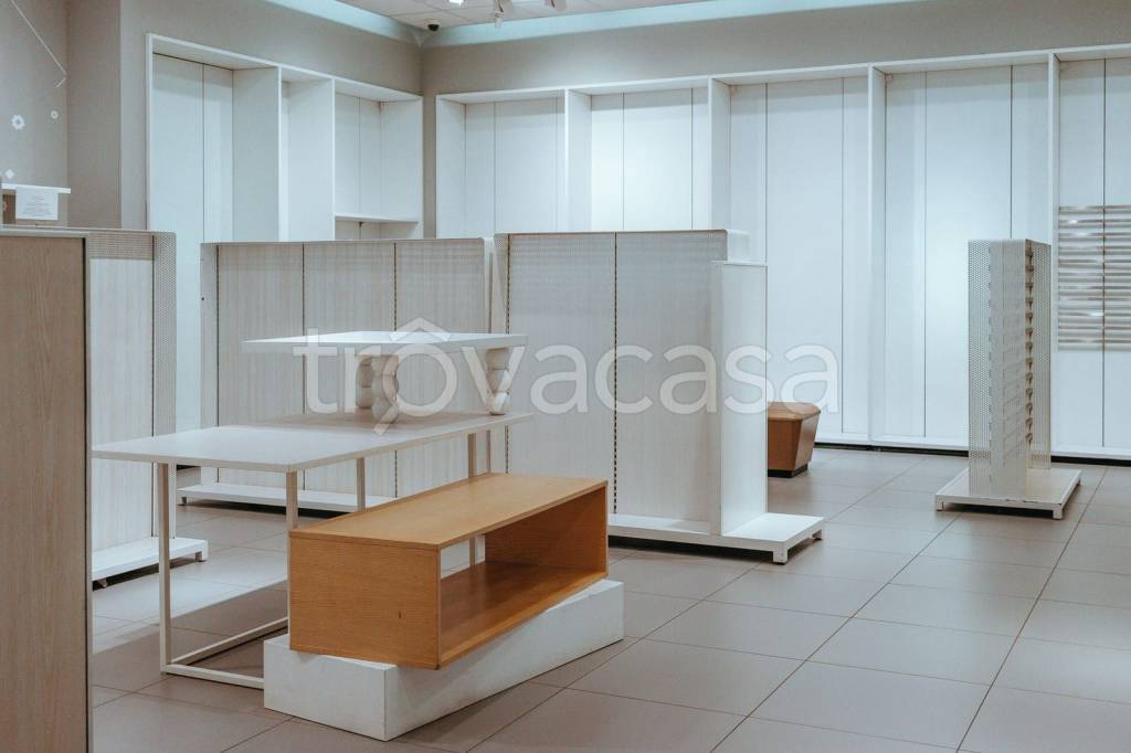 appartamento in vendita a Camerino in zona Varano