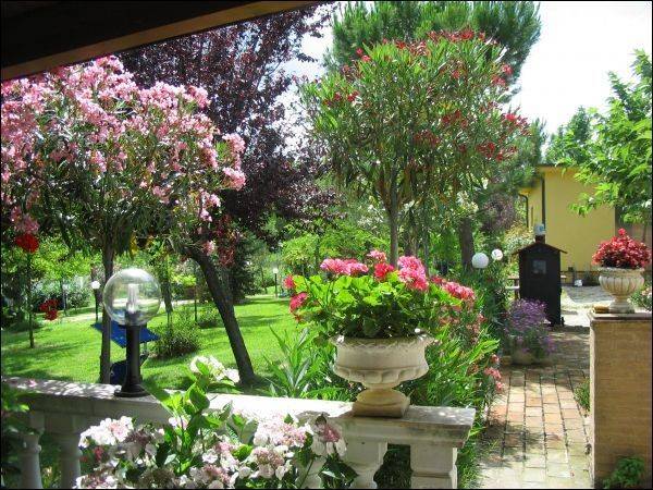 casa indipendente in vendita a Camporotondo di Fiastrone