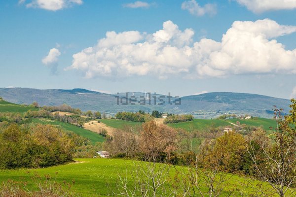 casa indipendente in vendita a Camporotondo di Fiastrone
