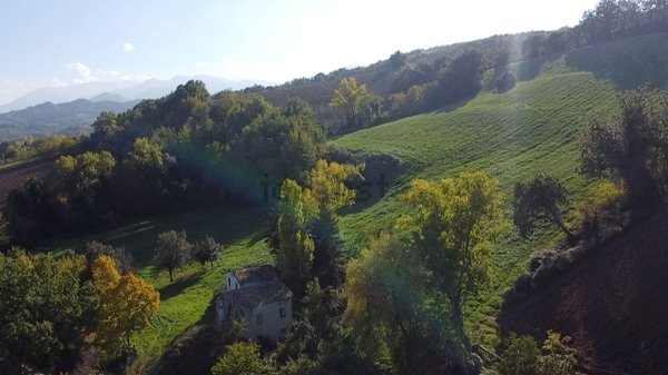 quadrivano in vendita a Camporotondo di Fiastrone