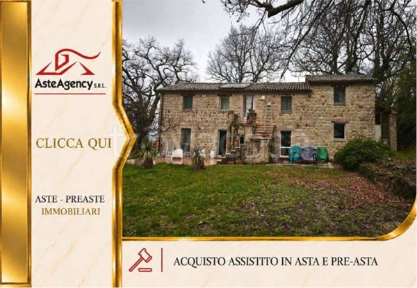 casa indipendente in vendita a Camporotondo di Fiastrone