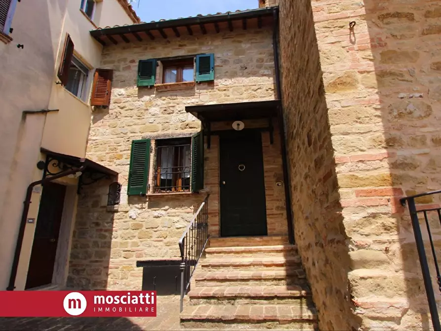 casa indipendente in vendita a Castelraimondo in zona Crispiero