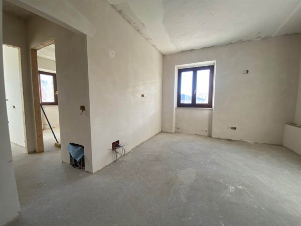 casa indipendente in vendita a Castelraimondo in zona Crispiero