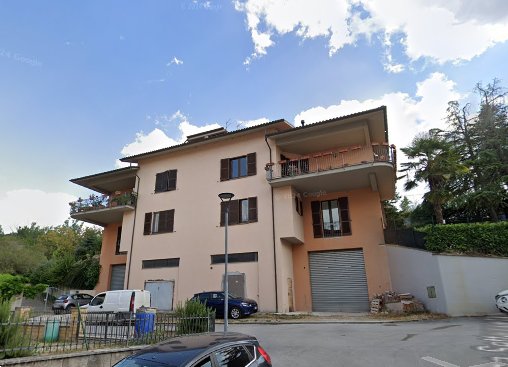 locale di sgombero in vendita a Castelraimondo