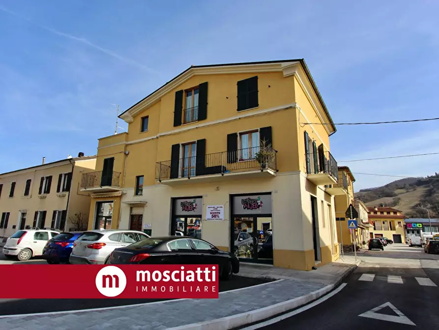 locale commerciale in vendita a Castelraimondo