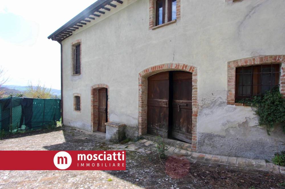 casa indipendente in vendita a Castelraimondo