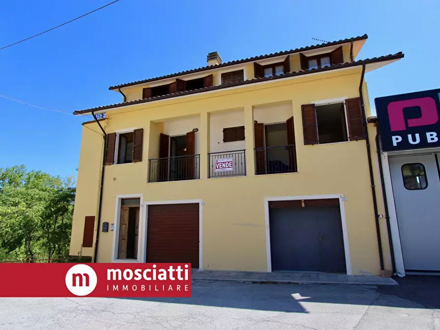 casa indipendente in vendita a Castelraimondo