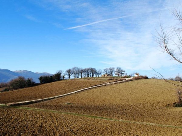 appartamento in vendita a Castelraimondo in zona Collina