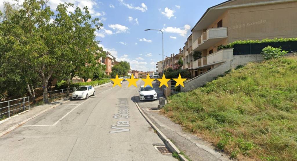 casa indipendente in vendita a Castelraimondo