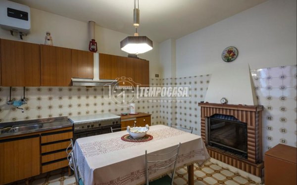 appartamento in vendita a Castelraimondo in zona Castel Santa Maria