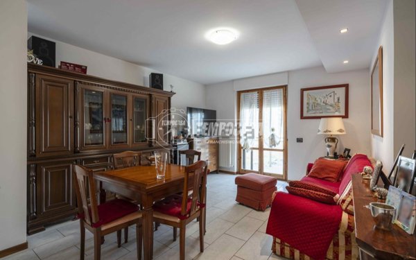 appartamento in vendita a Castelraimondo in zona Collina