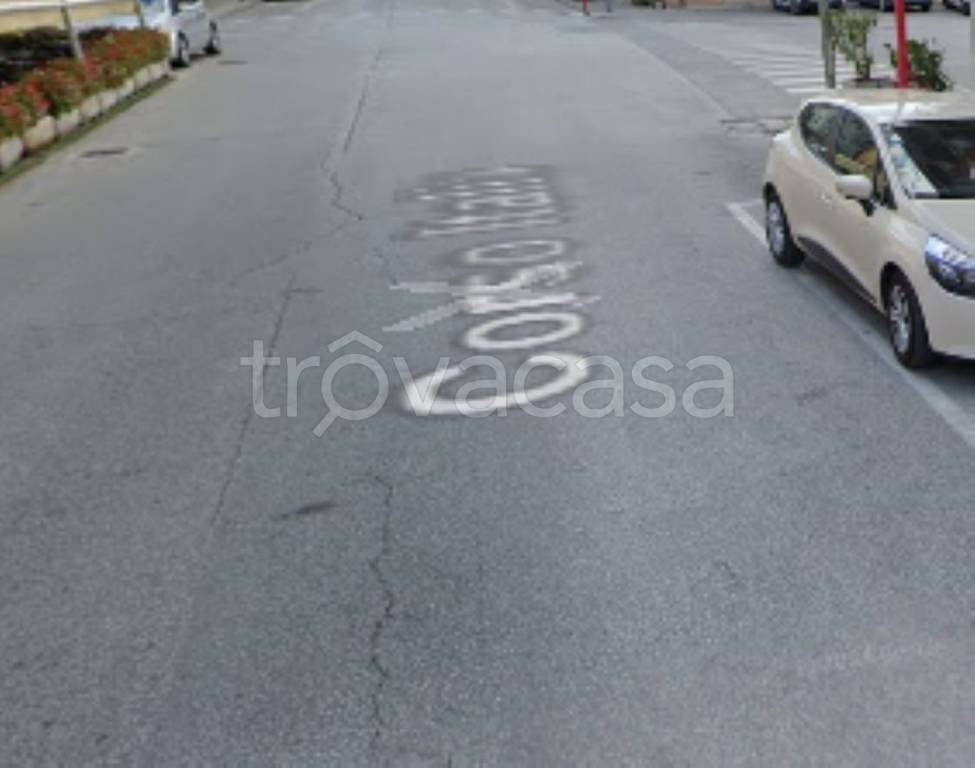 ufficio in vendita a Castelraimondo