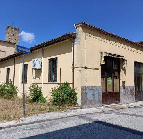 negozio in vendita a Castelraimondo