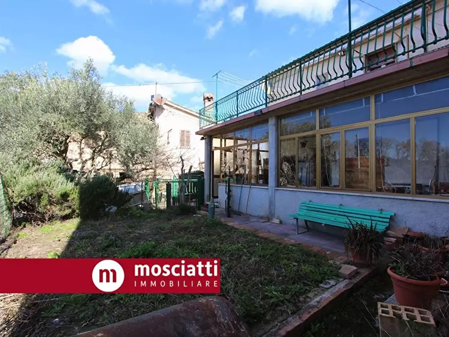 casa indipendente in vendita a Castelraimondo