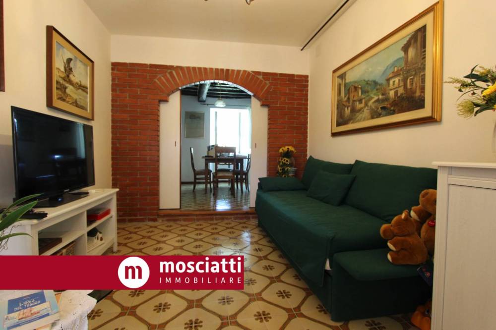 casa indipendente in vendita a Castelraimondo